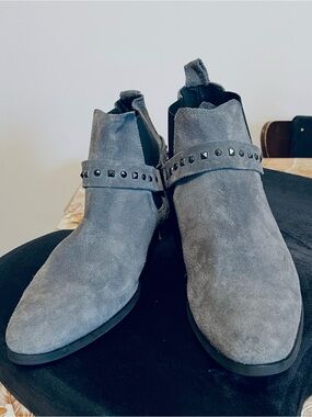 Topman Gray Suede Studded Chelsea Boots